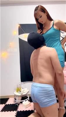 【囡囡】强制闻白袜-重度虐乳-踩踏 JS261018-10