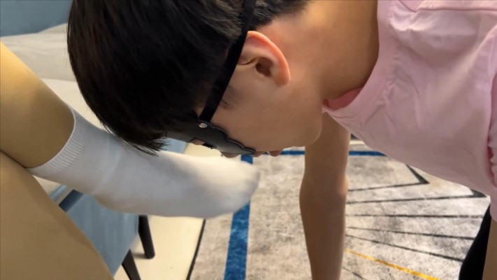 【猫猫大人】小m的第一次 强迫舔鞋底 YC-211027-2