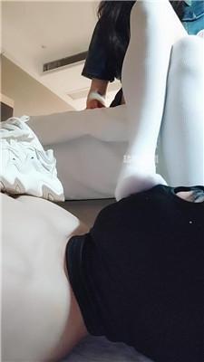 【米小糖】运动鞋白袜玩脚垫奴 JS260502-16