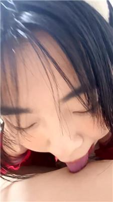 【素人饮水机】舔乳虐乳场 JS260508-47