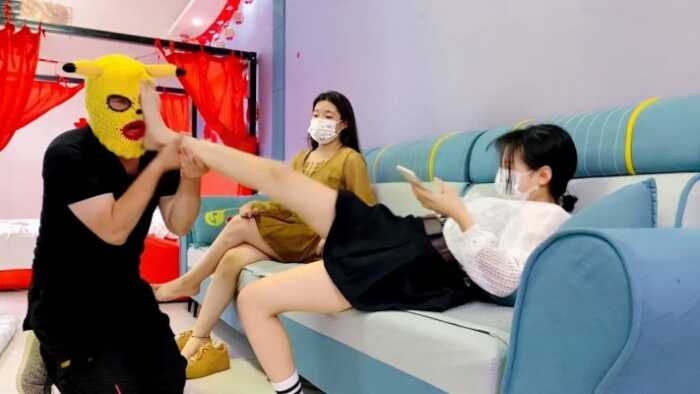 【精神小妹】超暴力！惩罚偷女学生鞋的老师2-重度 ACYC-1956