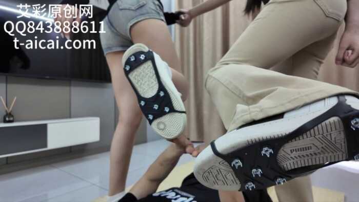 『chnnsct1818』高中素人钉子鞋超长时间踩踏折磨 YC-260518-4