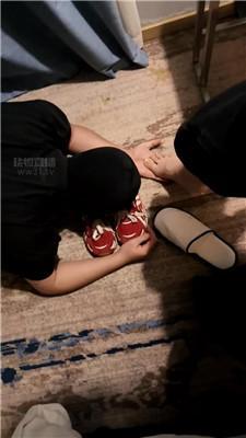 【拉拉女王】御姐臭脚丫玩贱奴 JS260601-39