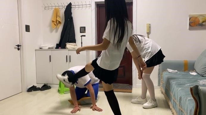 校园霸凌之高中小妹暴力踢打狂虐打小报告的臭M ACYC-2844