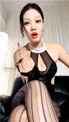 【洛芙菱】修女巨臀诱惑    260606-34