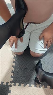 【克莉丝汀】穿运动鞋白袜调狗 JS260614-2