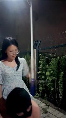 【狠心小妈】户外玩小狗暴打 bf63977