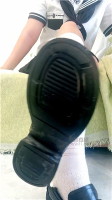 【依甜】妹妹羞辱哥哥这条贱狗    260706-34