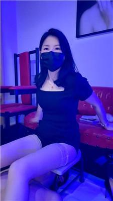 【秋大大】强制坐脸窒息玩狗乳 JS260710-1