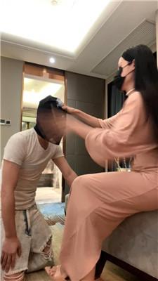 【玫瑰】女老板暴揍客户狗 JS260710-28