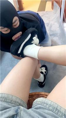 【云栖】狗奴清理妈妈鞋底 JS260727-10