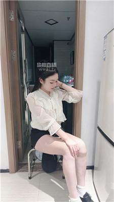 【荷花会所】素人的脚下M    JS260823-42